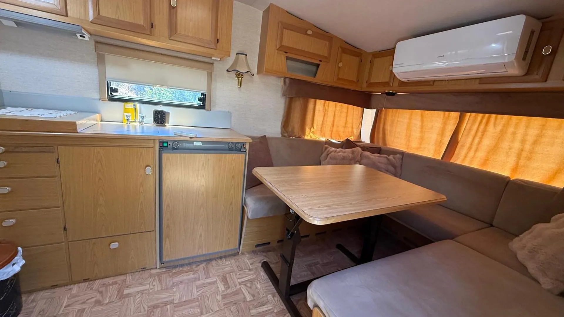Κάμπινγκ Caravan On The Lake Σκόδρα Αλβανία